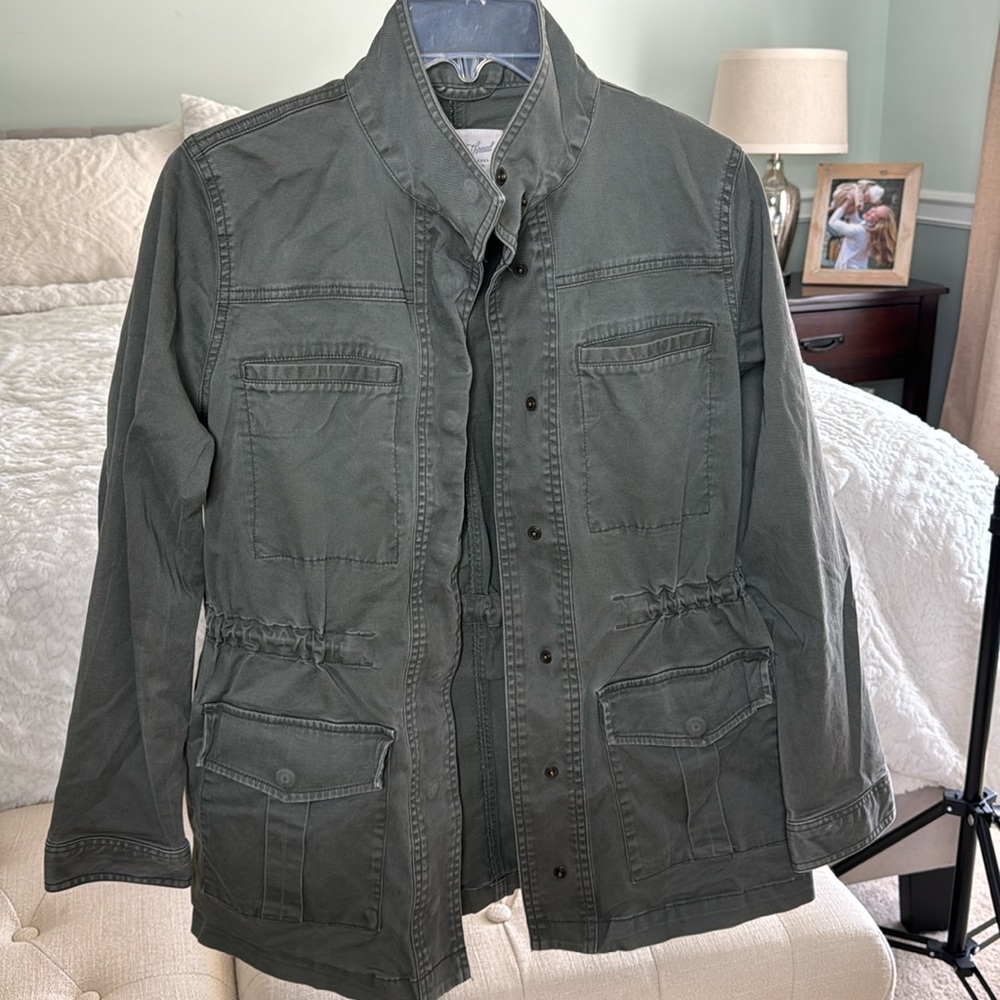 Universal Thread Coat - Picture 2 of 4